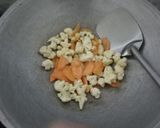 Foto langkah ke 1 dari resep Nasi Goreng Cap Cay Ekonomis.