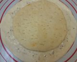 A picture of step 6 of Paneer Tikka Cheese Burst Pizza, without oven.