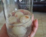 Foto langkah ke 3 dari resep Lychee Infused Soda.