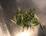 Une image de l'étape 3 de Bouillon de chapon aux herbes aromatiques.