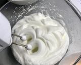 Rolada z serkiem mascarpone i bitą śmietaną krok przepisu 1 zdjęcie