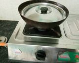 A picture of step 8 of #tiffinbox# masala bharwa bhindi.