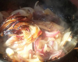 Foto del paso 2 de la receta: Hamburguesas caseras con cheddar, panceta y cebolla caramelizada