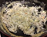 鑄鐵鍋之吻仔魚蛋炒飯 娜娜媽的食譜步驟2照片