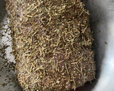 Foto del paso 1 de la receta: Lomo a la sal con finas hierbas