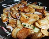 Foto del paso 3 de la receta: Solomillo de Cerdo en salsa de champiñones y papas salteadas