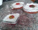 صورة لخطوة 6 من وصفة تحلية بالفراولة والكريمة 😘