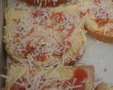 Foto langkah ke 2 dari resep Roti tawar renyah gurih ala pizza.