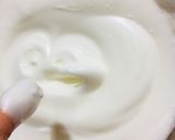 Hình bước làm 4 của món Bánh bông lan phô mai Nhật Bản (Japanese chiffon cheese cupcakes)