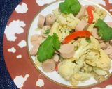 Foto del paso 3 de la receta: Coliflor Salteada con Salchichas!