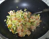 A picture of step 3 of Fried Bee Hoon.