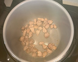 Foto del paso 1 de la receta: Patatas guisadas con verduras, pechuga de pollo y costillejas de cerdo en Ninja Foodi Max