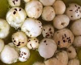 A picture of step 1 of Makhana Namkeen.