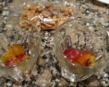 Foto del paso 3 de la receta: Postre con yogur y ciruelas en vasitos