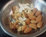 A picture of step 1 of Dry fruits lassi.