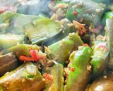รูปขั้นตอนการทำที่ 5 ของ เมนู มะเขือยาวอ่อนผัดแห้งสันในไก่ #อาหารฟิวชั่น #อาหารคลีน