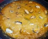 Foto del paso 6 de la receta: Arroz de langostinos y mejillones al aromas de Montilla moriles