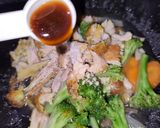 Foto langkah ke 4 dari resep Ca Brokoli Ayam Suwir.