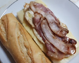Foto del paso 3 de la receta: Bocadillo de pollo, queso, bacon y salsa al whisky