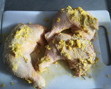 Foto del paso 2 de la receta: Pollo al horno a las finas hierbas 🐔🌿