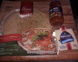 Foto del paso 1 de la receta: Pizza express, 3 ingredientes, 15 minutos (sin horno)