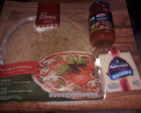 Foto del paso 1 de la receta: Pizza express, 3 ingredientes, 15 minutos (sin horno)