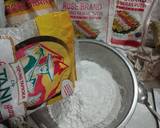 Foto langkah ke 3 dari resep Kue Lumpang Bunga Telang.