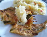 Foto del paso 2 de la receta: Tortilla de pollo, ajos verdes y espárragos.Acompañada de arroz