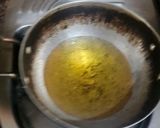 A picture of step 3 of Urad dal vadai.