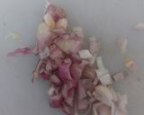 Foto del passaggio 1 della ricetta Pasta,gamberetti,zucchine e piselli(kcal 665 a porzione)