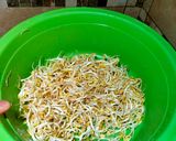 Foto langkah ke 1 dari resep Oseng Tauge.