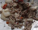 Foto langkah ke 2 dari resep Nasi Goreng Sapi.