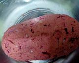 A picture of step 2 of Beetroot thepla.