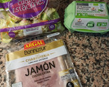 Foto del paso 1 de la receta: Tortilla francesa con jamón y ensalada (cena saludable en 10 minutos)