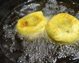 A picture of step 5 of Cheese Burst vada pav.