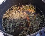 Une image de l'étape 1 de Bouillon anti gaspi carottes,champignons et herbes aromatiques.