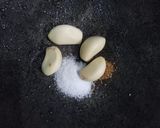 Foto langkah ke 2 dari resep Tempe Goreng Bawang Putih.