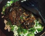 Foto langkah ke 2 dari resep Tumis Daging Cabai Hijau.