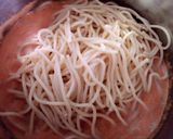 Foto del paso 4 de la receta: Espagueti rojo con crema