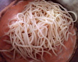 Foto del paso 4 de la receta: Espagueti rojo con crema