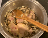 Foto del paso 2 de la receta: Redondo de pollo con salsa de setas