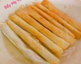 Hình bước làm 3 của món Chả giò que tôm thịt