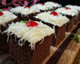Foto langkah ke 7 dari resep Sponge Cake Coklat Potong.