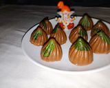 A picture of step 5 of Panchamrut chocolate modak.