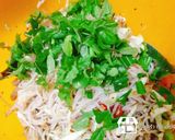 รูปขั้นตอนการทำที่ 3 ของ ยำขนมจีนไก่ผัด สูตรโล๊ะตู้เย็น