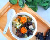 Foto langkah ke 7 dari resep Sup Jamur Kuping dan Bakso.