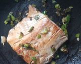Foto del paso 2 de la receta: Salmón aromático