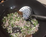 A picture of step 3 of Chinese pulav.