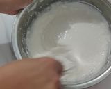 Foto langkah ke 2 dari resep Mochi gulung.
