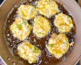 Foto langkah ke 7 dari resep Perkedel jagung.